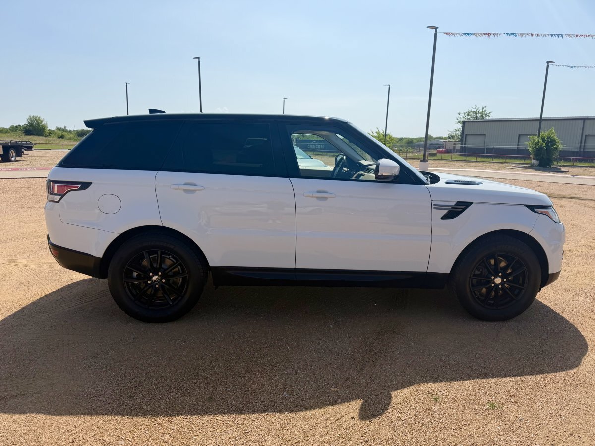 Used 2017 Land Rover Range Rover Sport SE AWD/4WD image 6