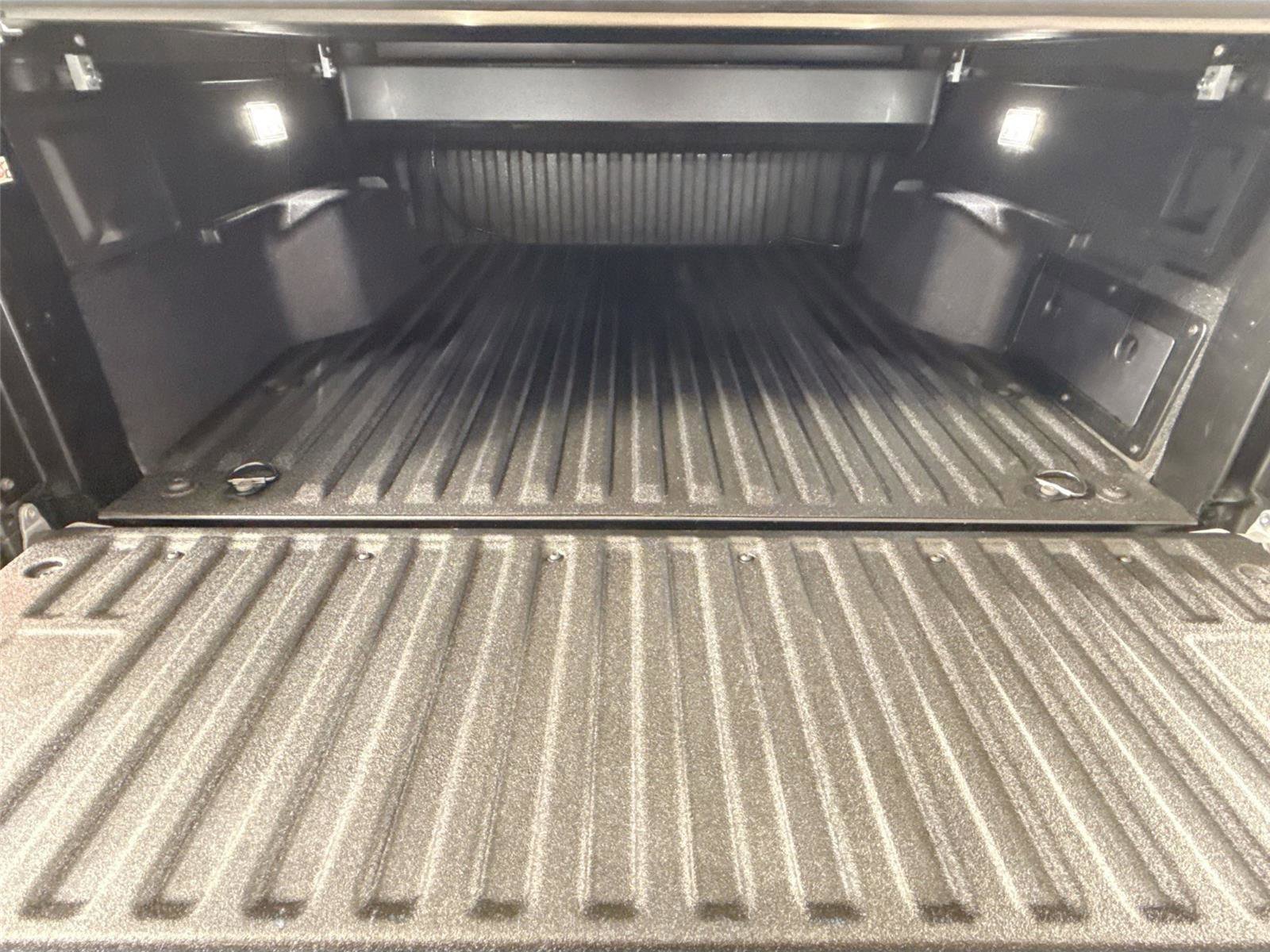 Used 2025 Toyota Tacoma TRD Pro AWD/4WD image 38