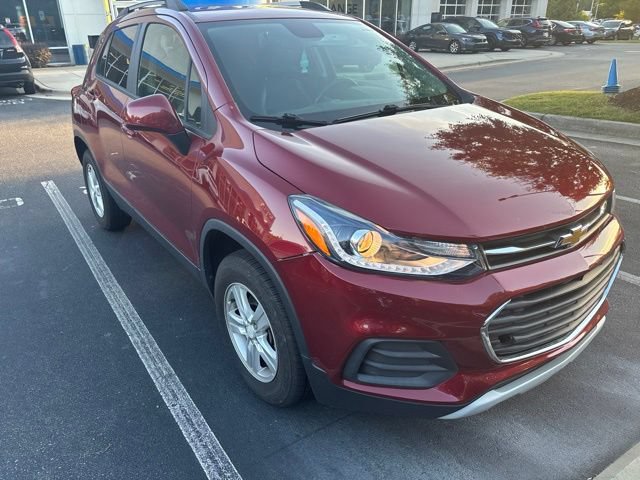 Used 2021 Chevrolet Trax LT w/ Driver Confidence Package AWD/4WD image 2