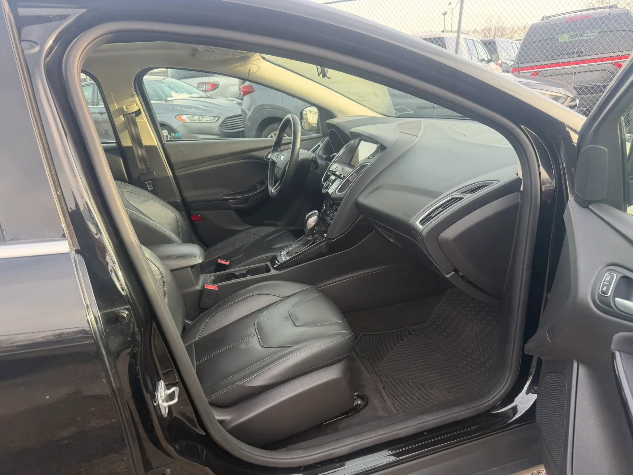 Used 2017 Ford Focus Titanium image 27