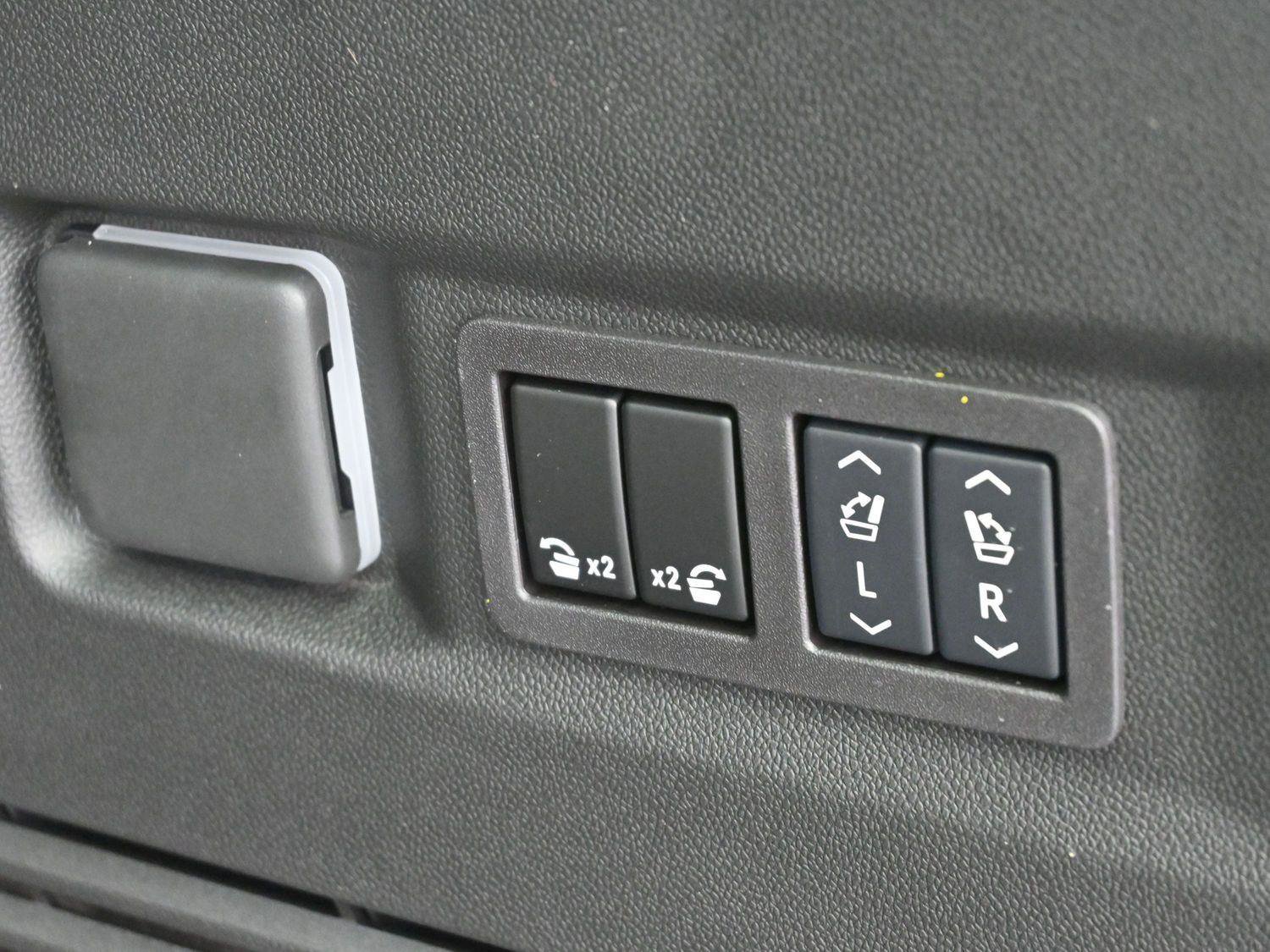 Used 2025 Chevrolet Tahoe Z71 w/ Z71 Off-Road Package image 12