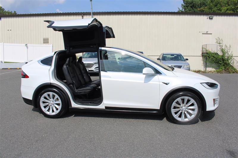 Used 2017 Tesla Model X 100D AWD/4WD image 8