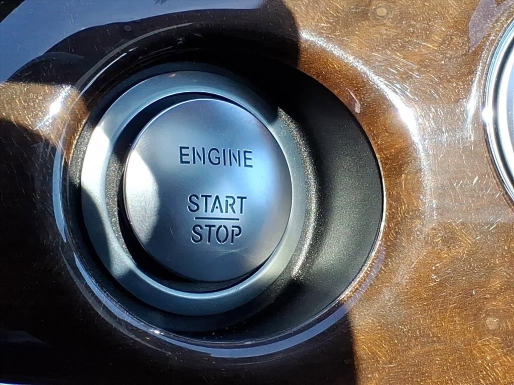 Used 2017 Mercedes-Benz S 550 Sedan image 5