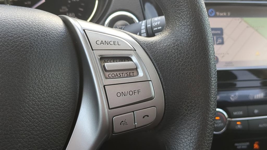 Used 2016 Nissan Rogue SV w/ SV Premium Package image 21