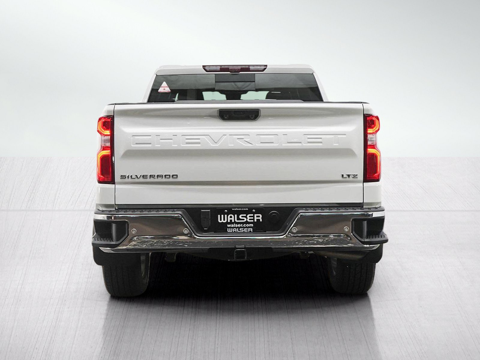 Used 2022 Chevrolet Silverado 1500 LTZ w/ Technology Package AWD/4WD image 4