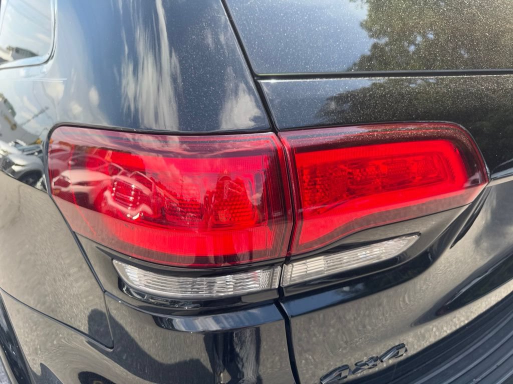 Used 2018 Jeep Grand Cherokee Altitude AWD/4WD image 9