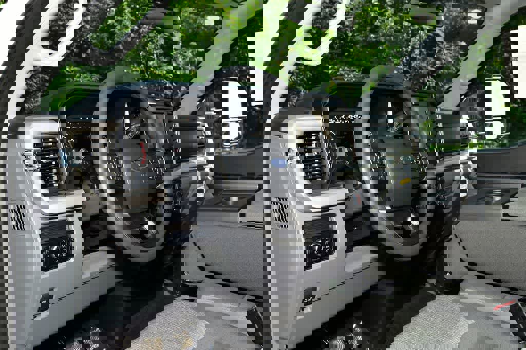New 2025 Ford F350 XLT image 18