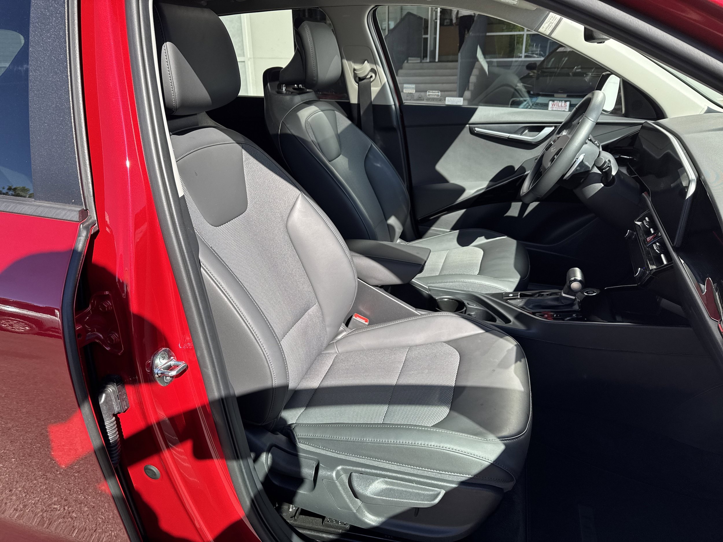 Used 2024 Kia Niro EX Touring FWD image 14