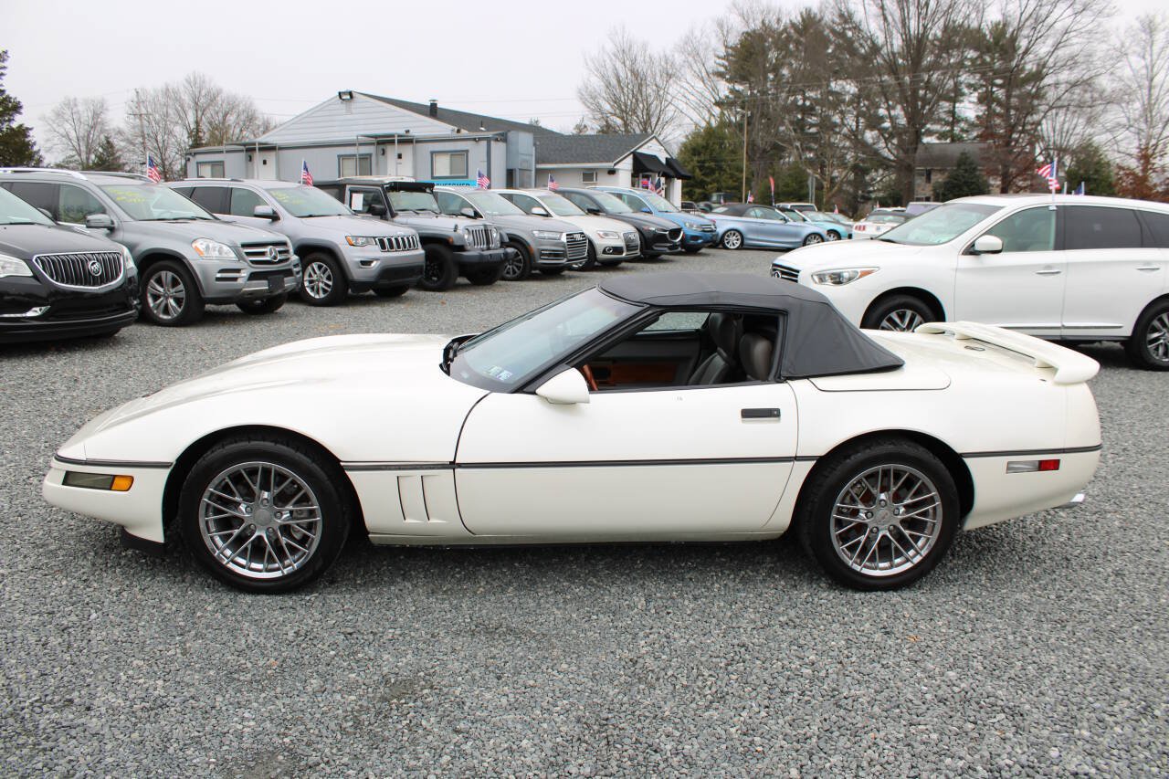 Used 1989 Chevrolet Corvette Convertible RWD image 18