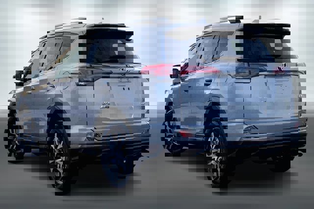 Used 2017 Toyota RAV4 LE image 9