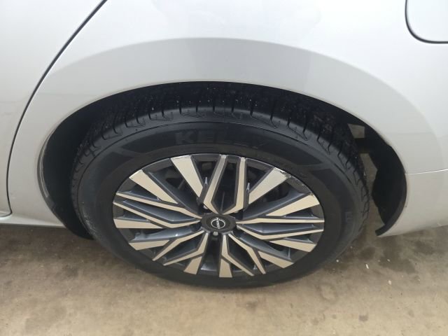 Used 2023 Nissan Altima 2.5 SV image 12