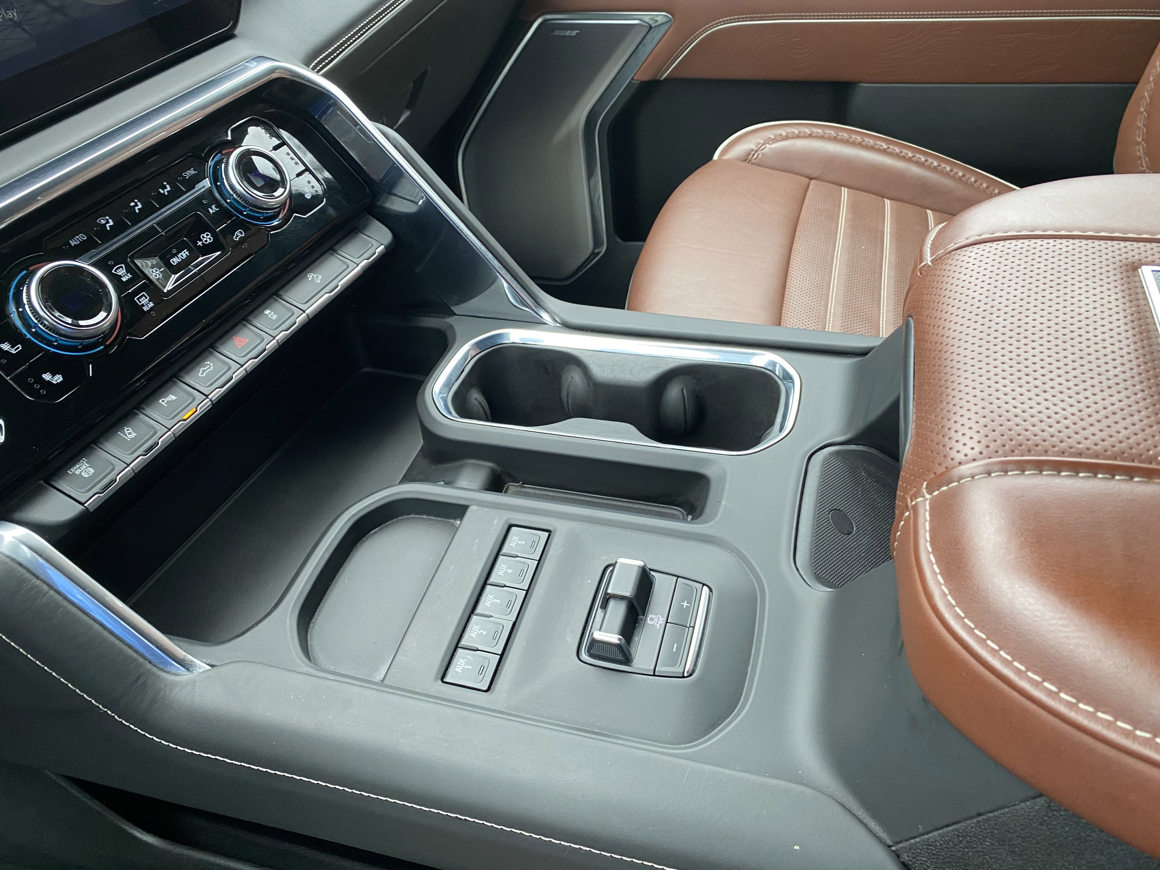 Used 2025 GMC Sierra 2500 Denali Ultimate w/ Snow Plow Prep/Camper Package image 32