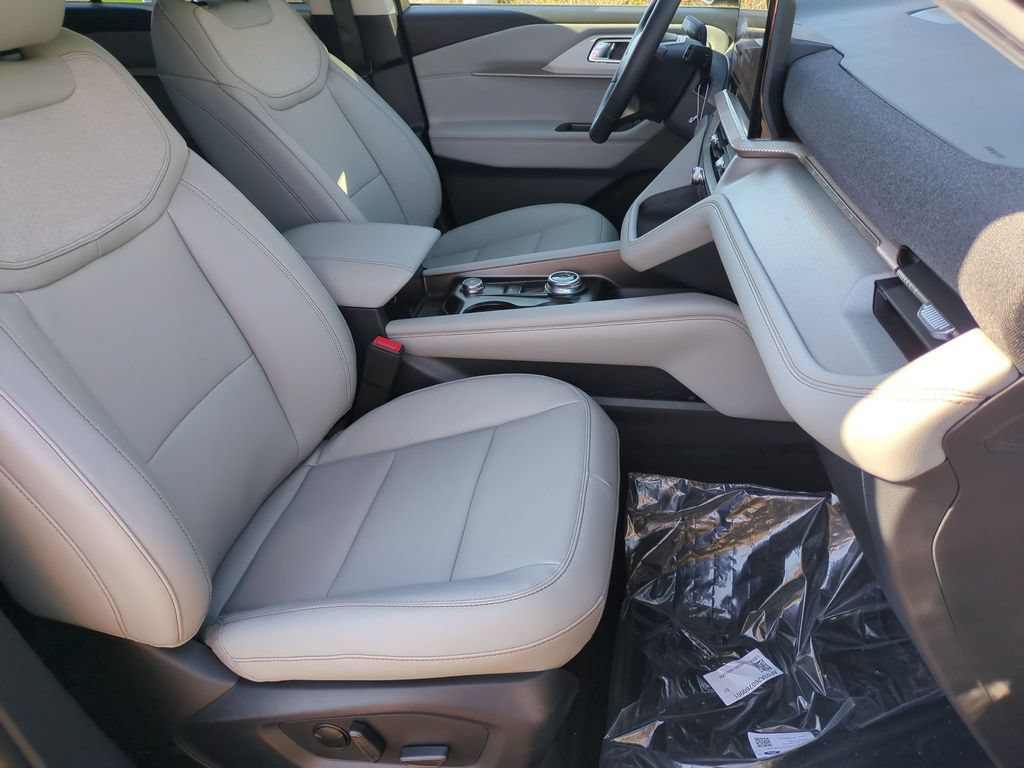 New 2026 Ford Explorer Active w/ Active Comfort Package AWD/4WD image 28