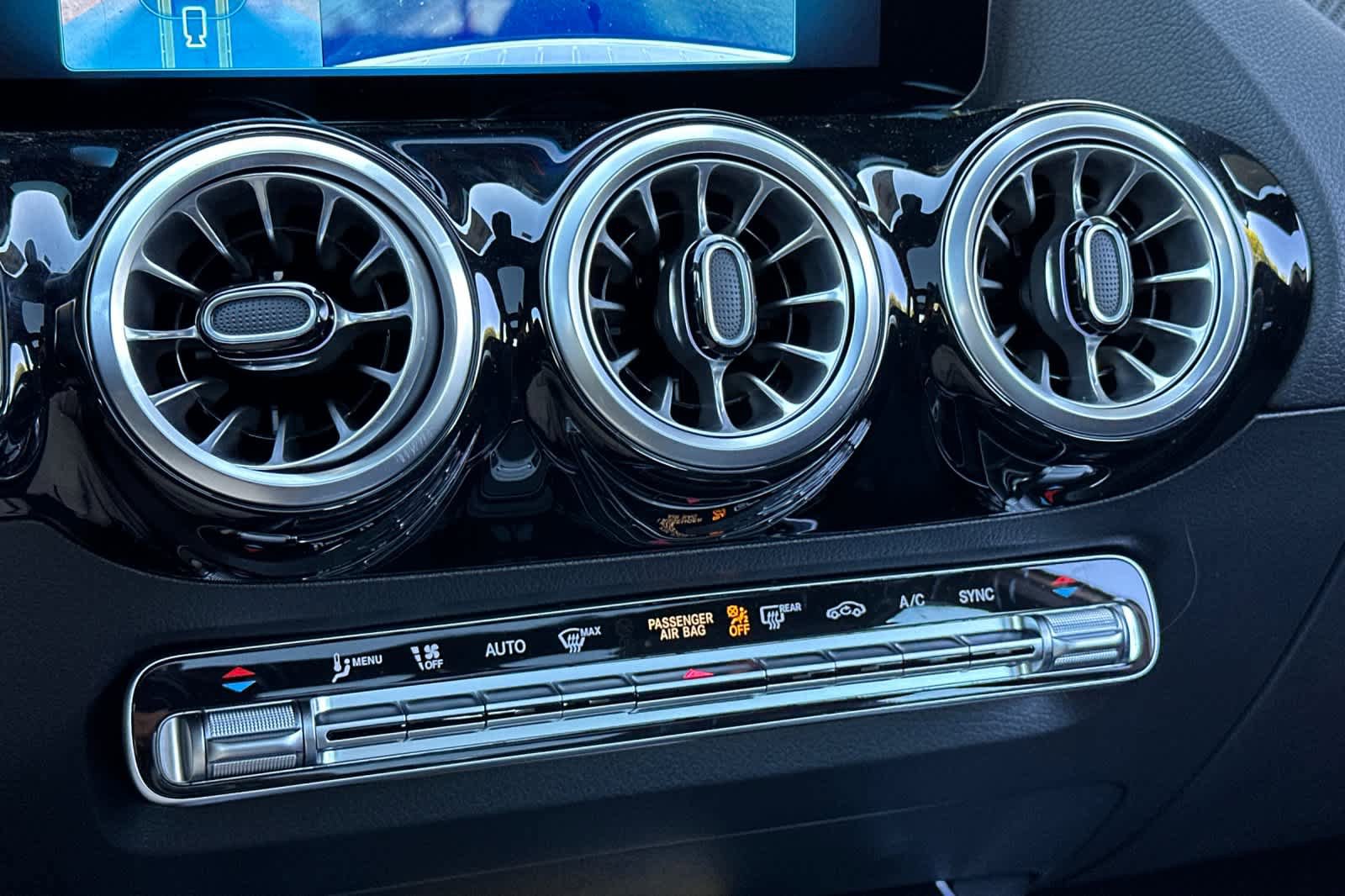 New 2026 Mercedes-Benz GLA 35 AMG 4MATIC image 20