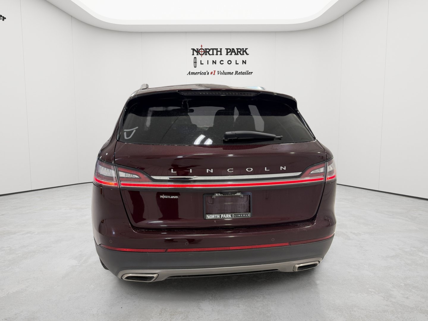 Used 2022 Lincoln Nautilus FWD image 4