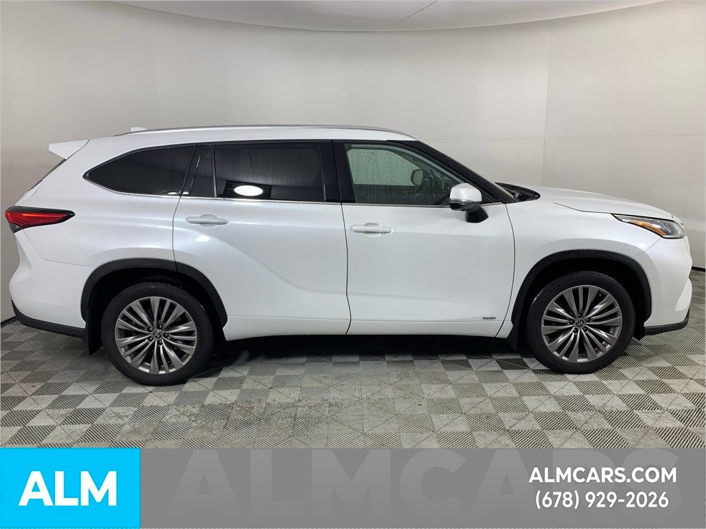 Used 2023 Toyota Highlander Platinum image 10