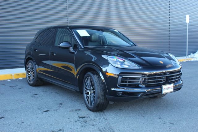 Certified 2023 Porsche Cayenne Platinum Edition image 10