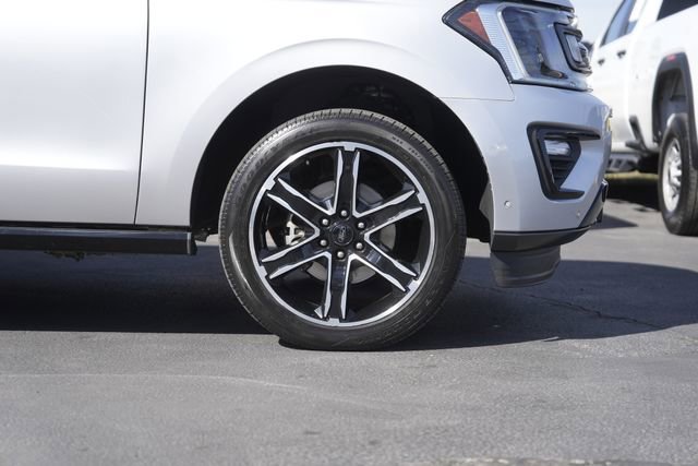 Used 2019 Ford Expedition Max Limited w/ Equipment Group 303A image 4