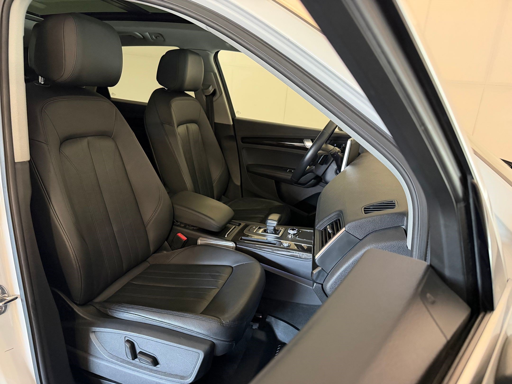 Used 2020 Audi Q5 2.0T Premium Plus AWD/4WD image 26