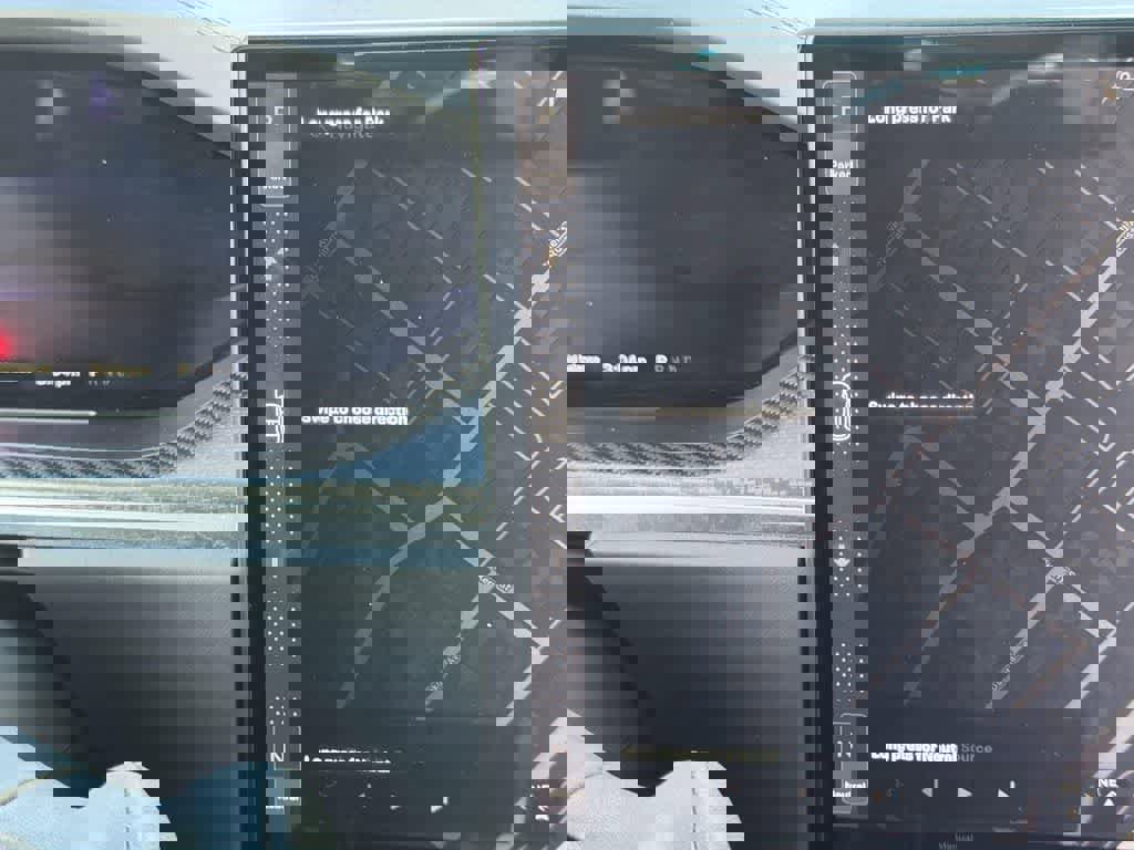 Used 2022 Tesla Model X Plaid image 18