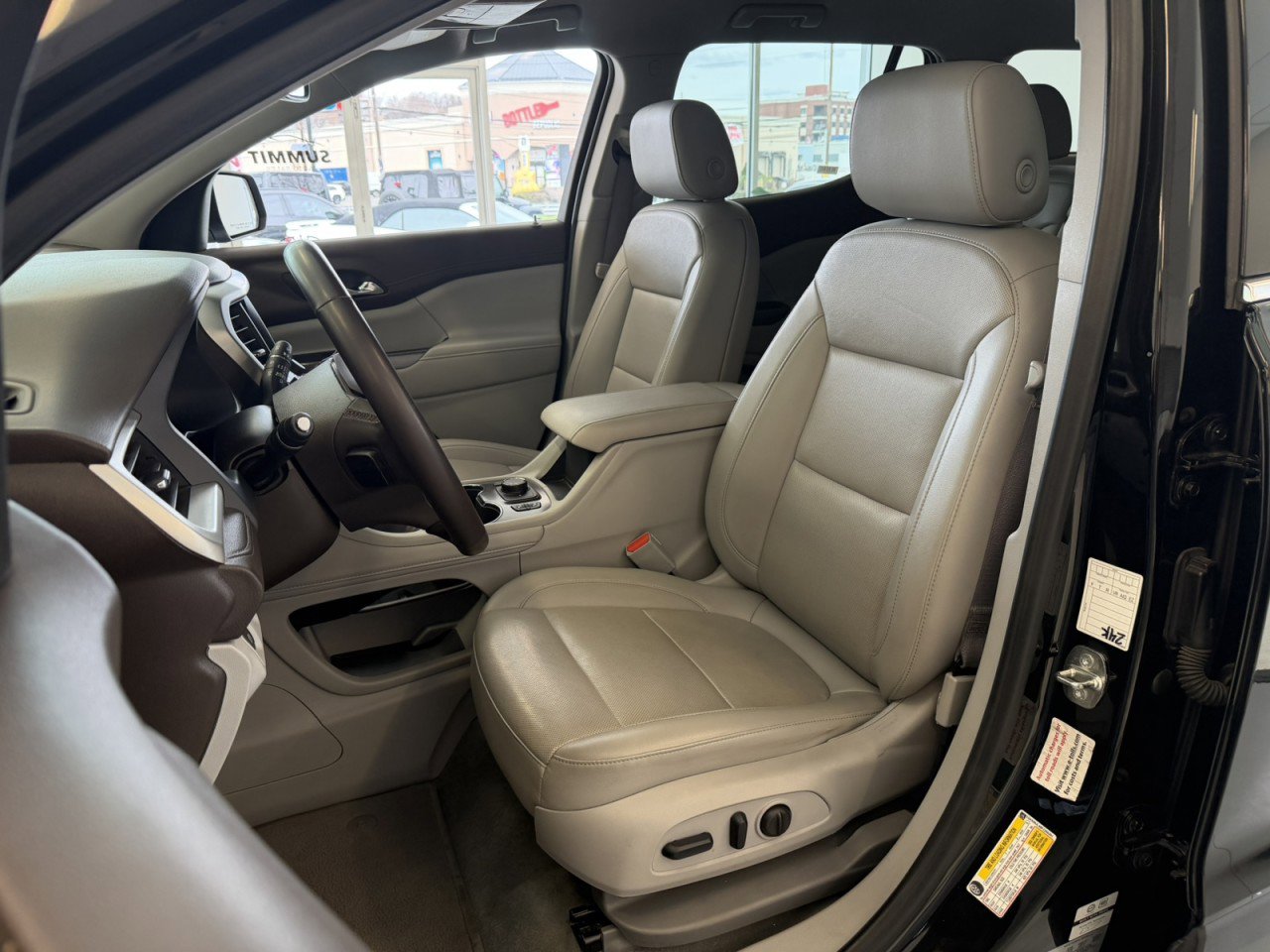 Used 2023 GMC Acadia SLT image 26