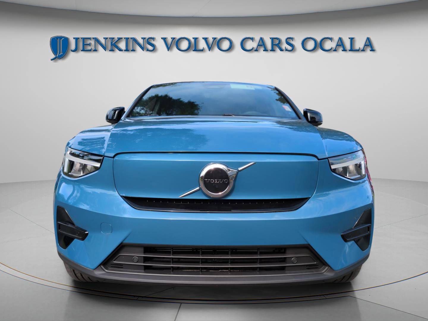 Used 2024 Volvo C40 Recharge Core w/ Climate Package image 3