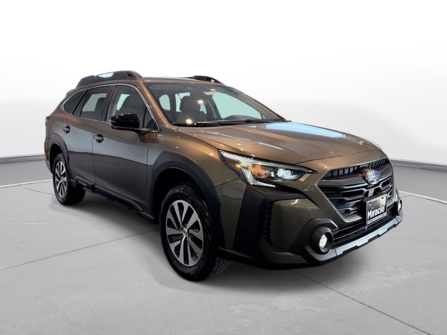 Used 2025 Subaru Outback Premium AWD/4WD image 8