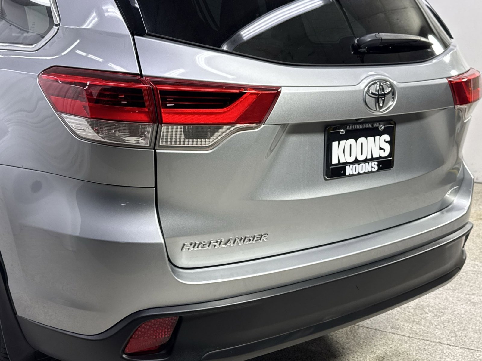Used 2019 Toyota Highlander LE image 31