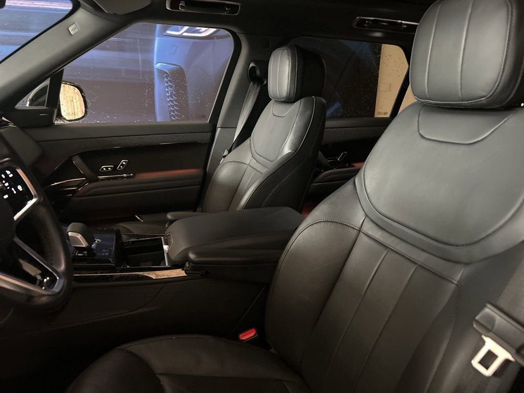 Used 2024 Land Rover Range Rover Sport SE image 6