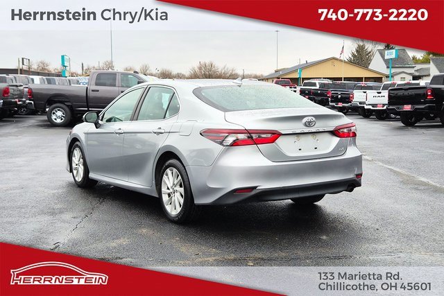 Used 2023 Toyota Camry LE image 5