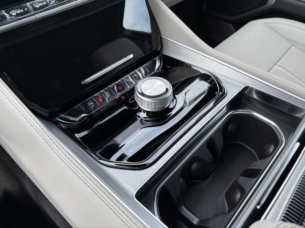 New 2026 Jeep Grand Wagoneer 2WD w/ Premium Group I image 18