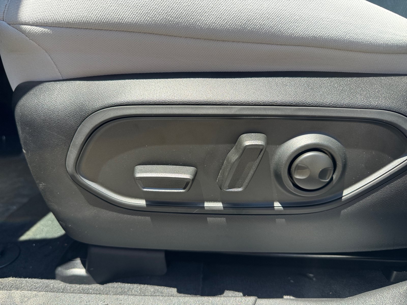 New 2026 Jeep Cherokee Laredo AWD/4WD image 14