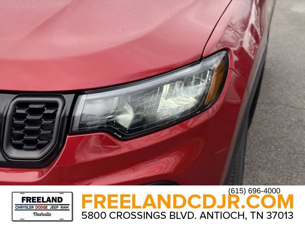 New 2026 Jeep Compass Latitude image 9