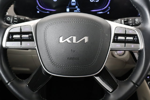 Used 2025 Kia Telluride S FWD image 28