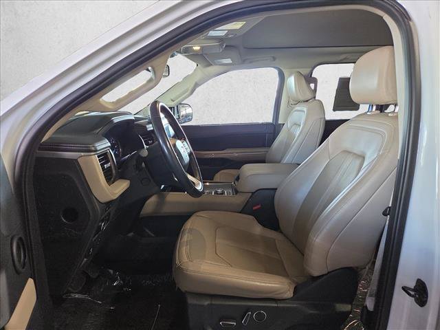 Used 2024 Ford Expedition Limited AWD/4WD image 15
