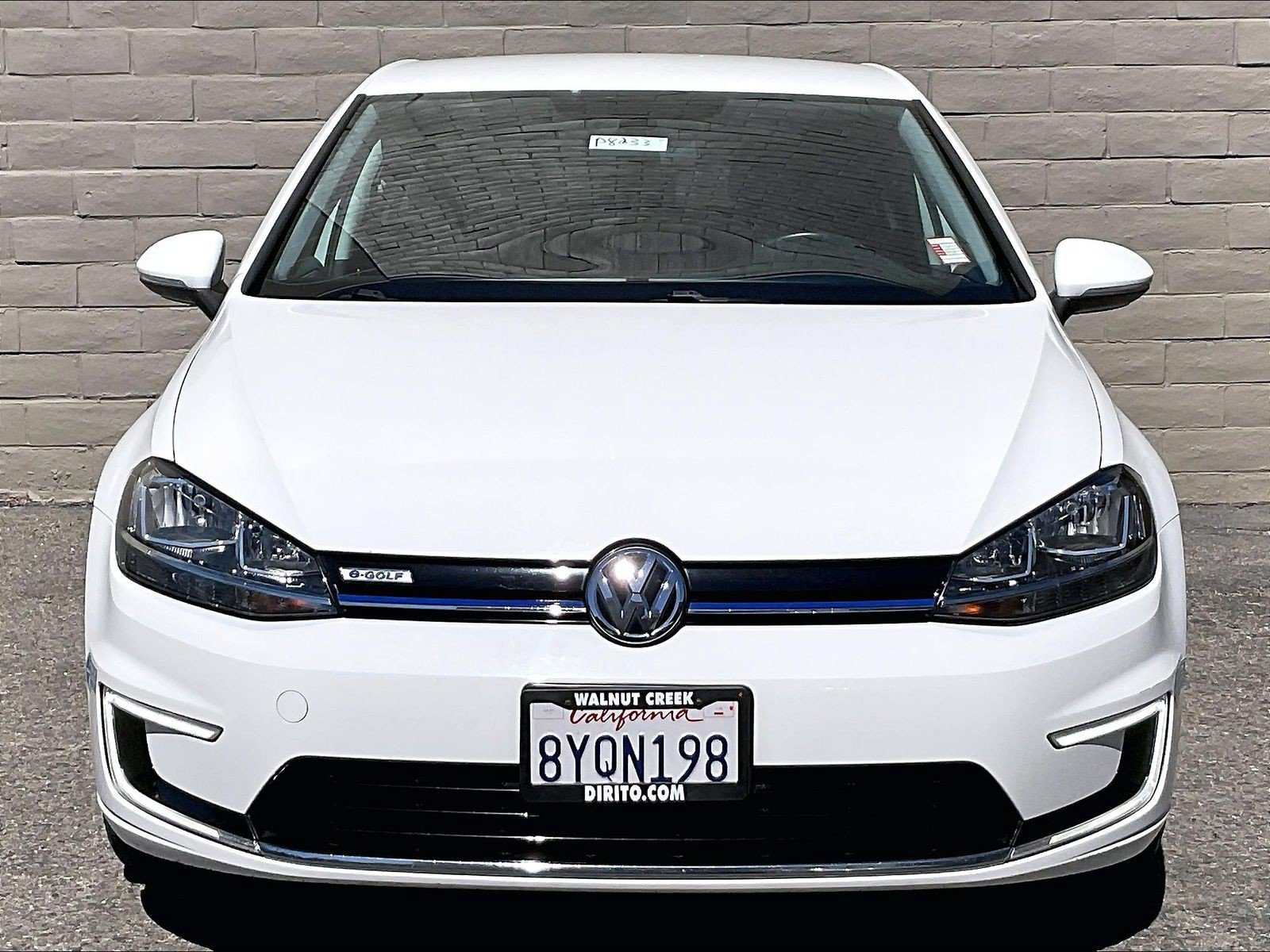 Used 2018 Volkswagen e-Golf SE FWD image 2