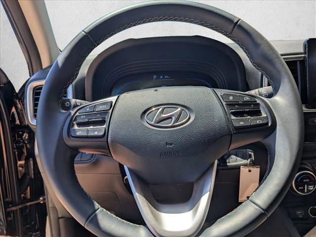 Used 2023 Hyundai Venue SEL FWD image 12