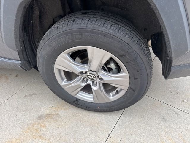 Used 2025 Toyota RAV4 XLE AWD/4WD image 11