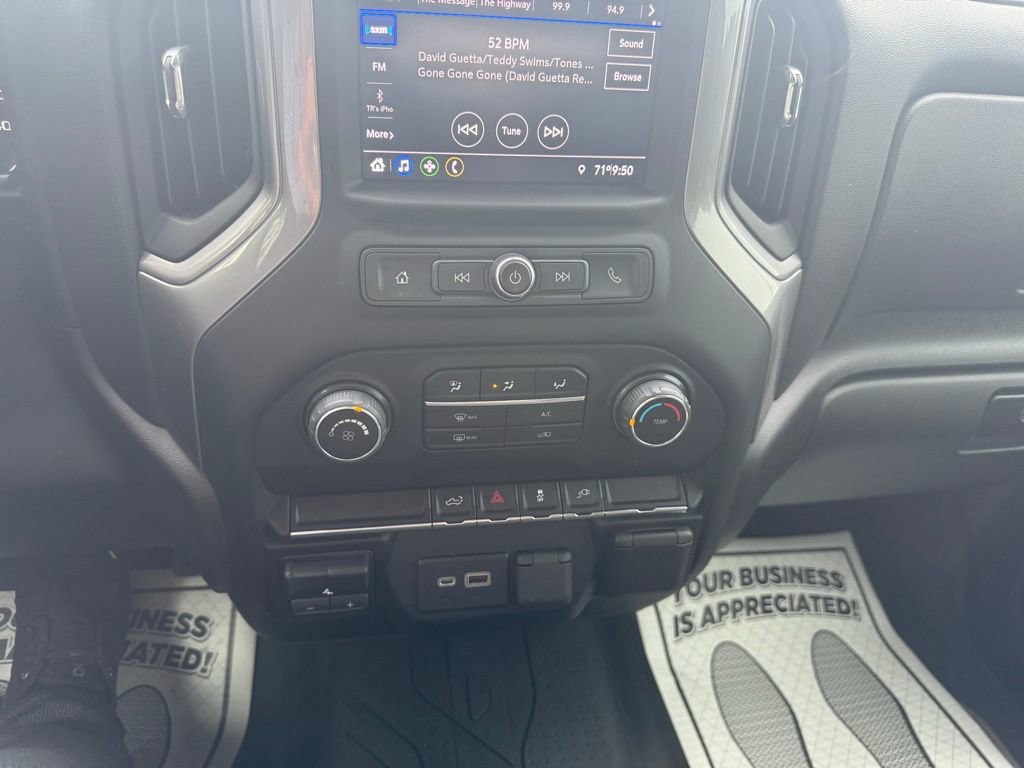 Used 2022 Chevrolet Silverado 2500 Custom w/ Custom Value Package image 18