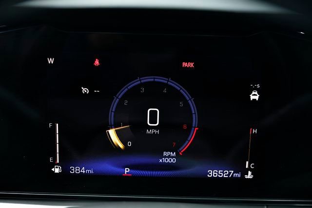 Used 2025 Chevrolet Trax LT image 31