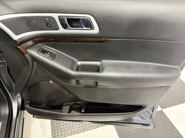Used 2015 Ford Explorer Limited w/ Equipment Group 302A AWD/4WD image 26