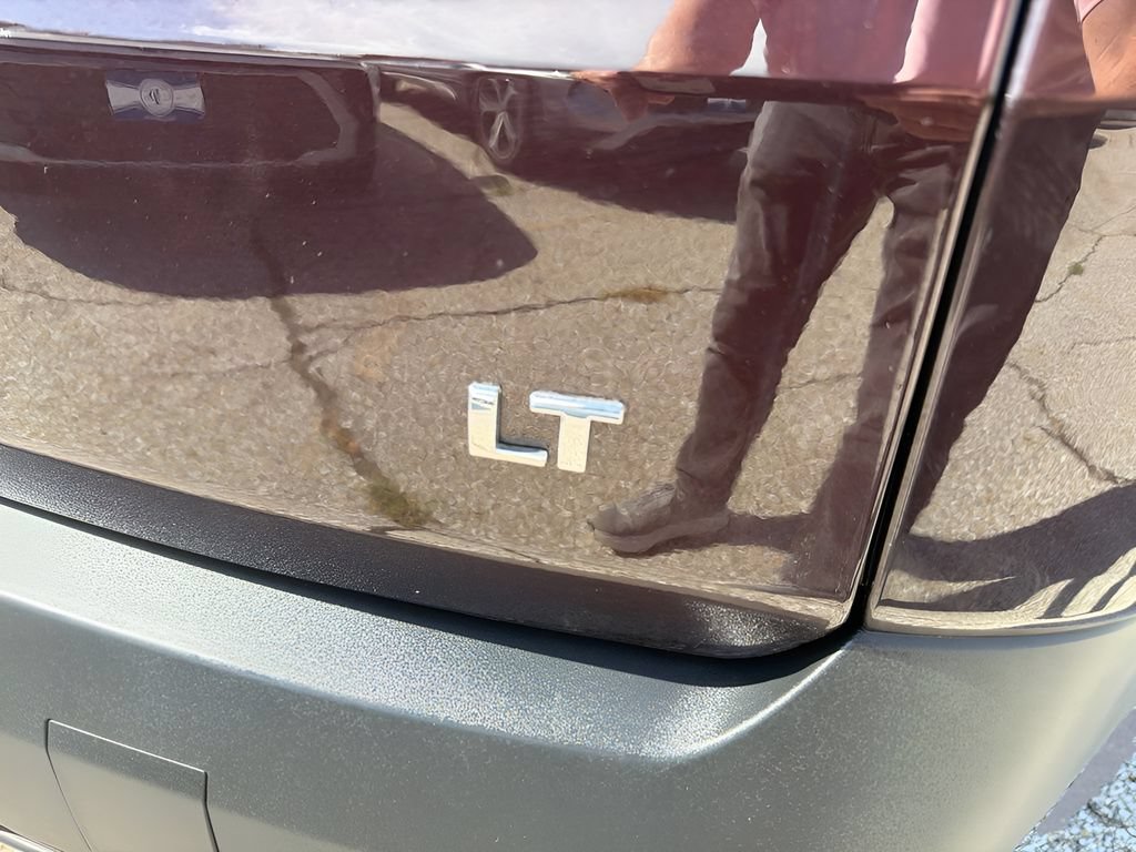 Used 2023 Chevrolet Traverse LT FWD image 32