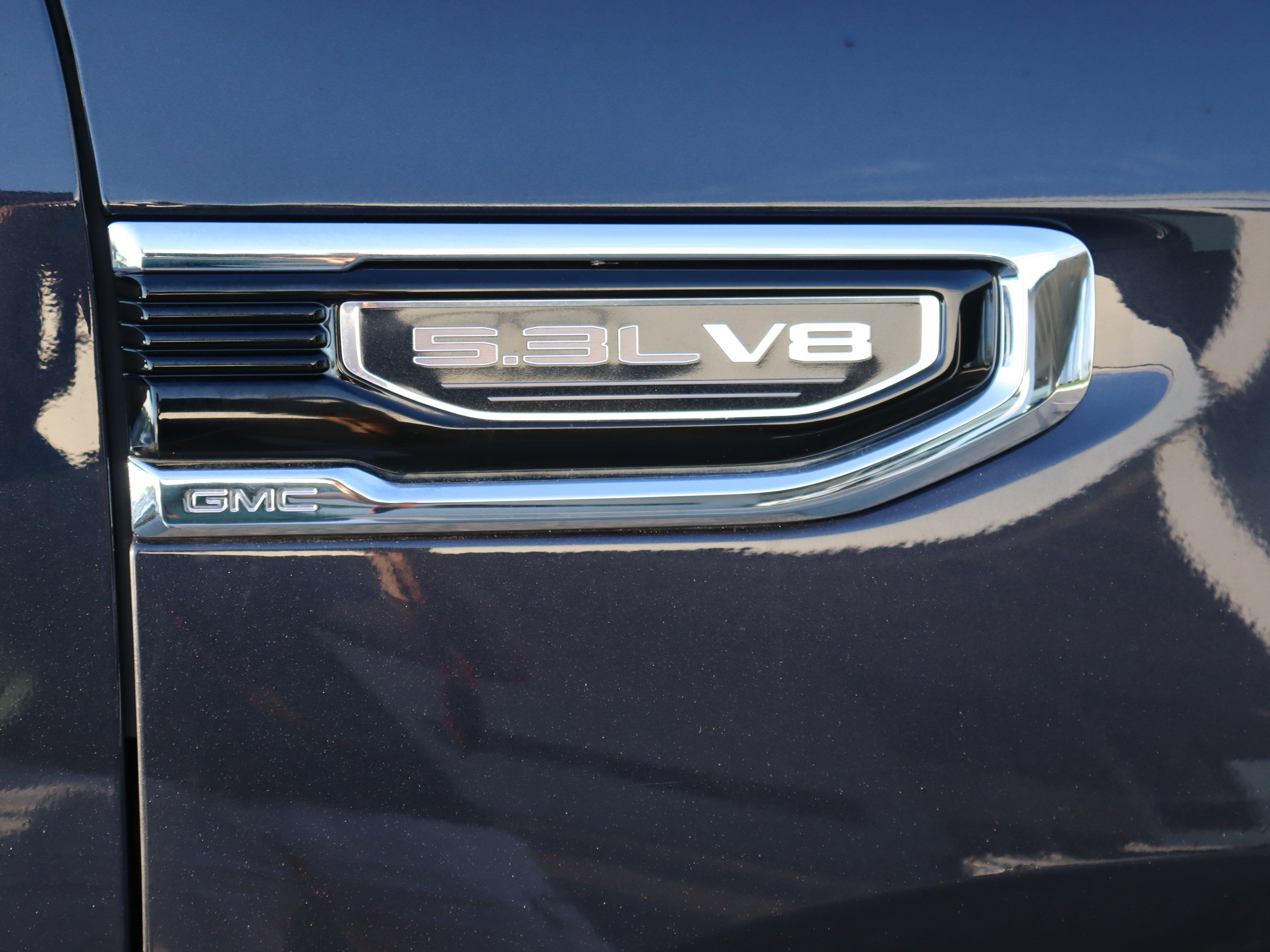 Used 2025 GMC Sierra 1500 SLT AWD/4WD image 12