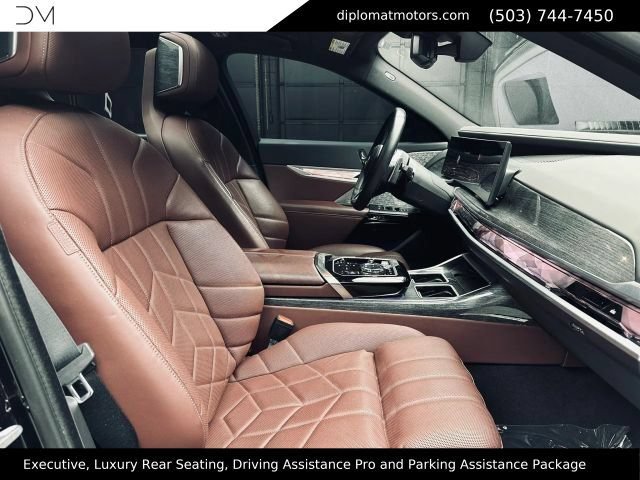 Used 2023 BMW 760i xDrive w/ Executive Package AWD/4WD image 20