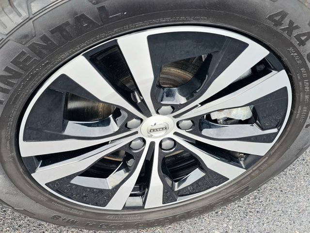 Used 2024 Volvo XC60 T8 Core AWD/4WD image 6