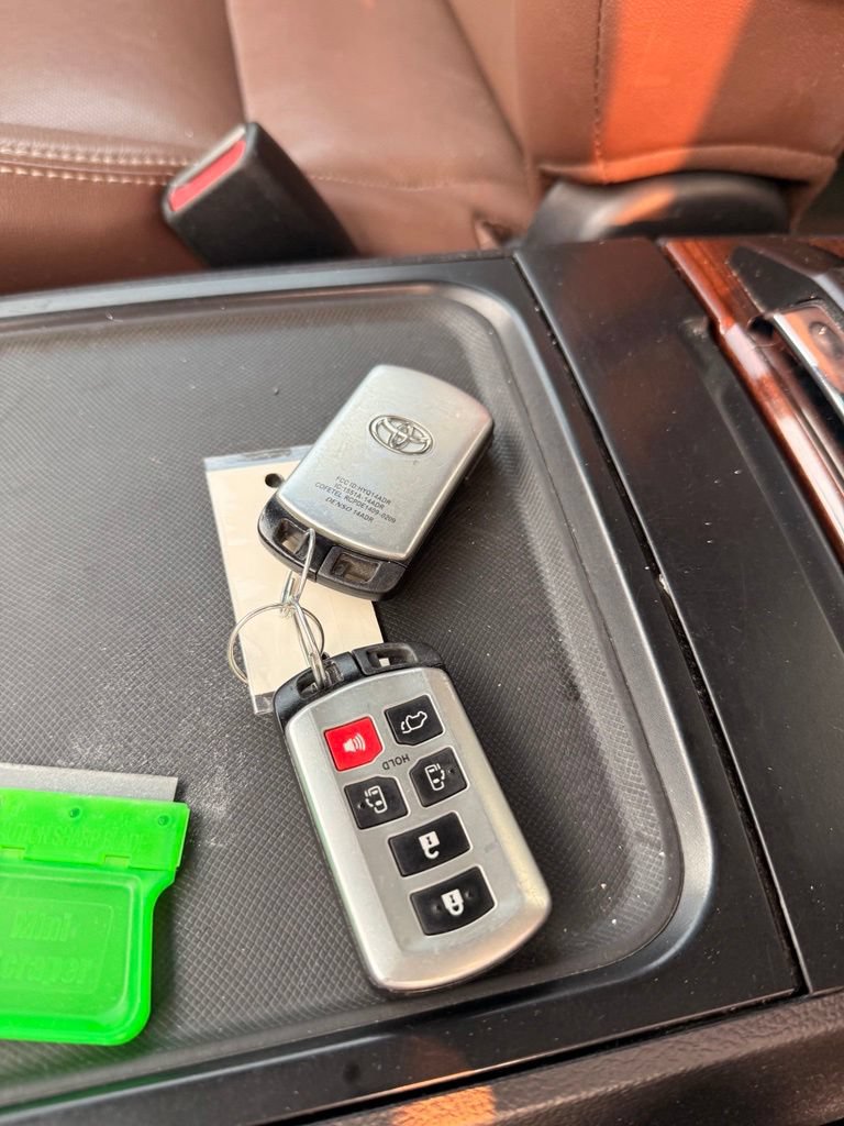 Used 2015 Toyota Sienna Limited Premium w/ Advanced Technology Package FWD image 9