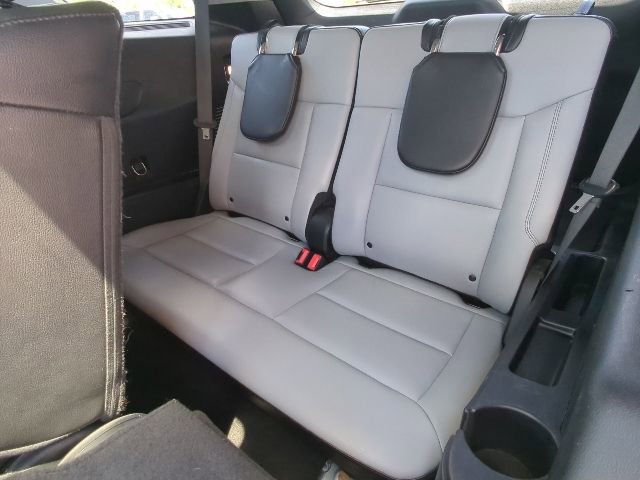 Used 2021 Ford Explorer XLT w/ Equipment Group 202A AWD/4WD image 27