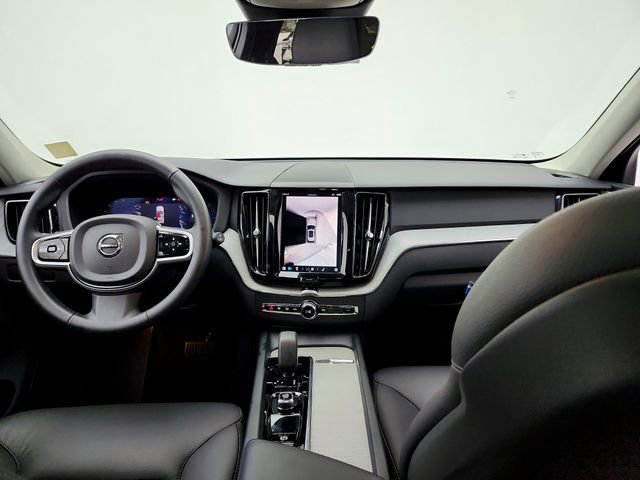 Certified 2025 Volvo XC60 B5 Plus w/ Climate Package AWD/4WD image 27