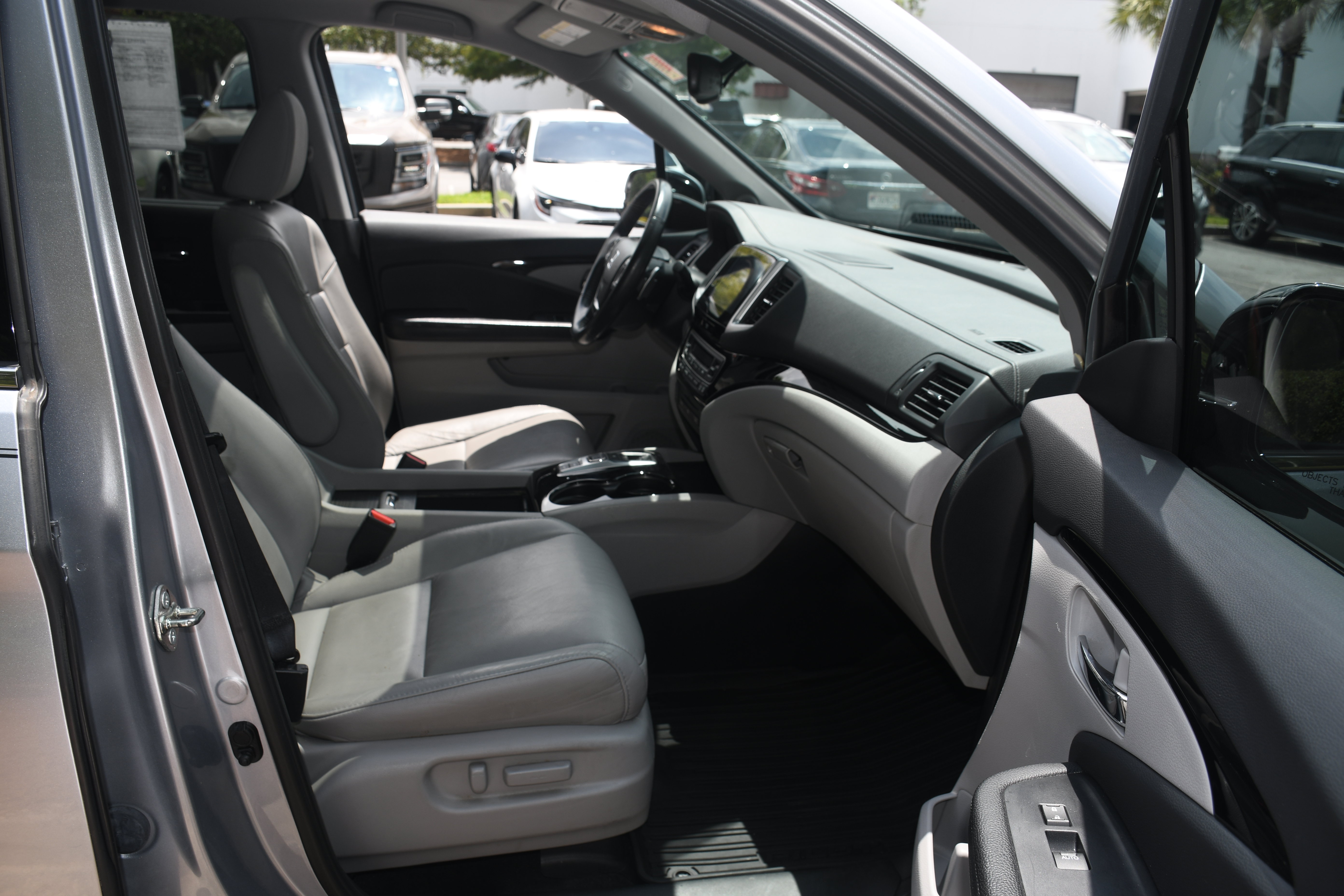 Used 2017 Honda Pilot Touring image 22