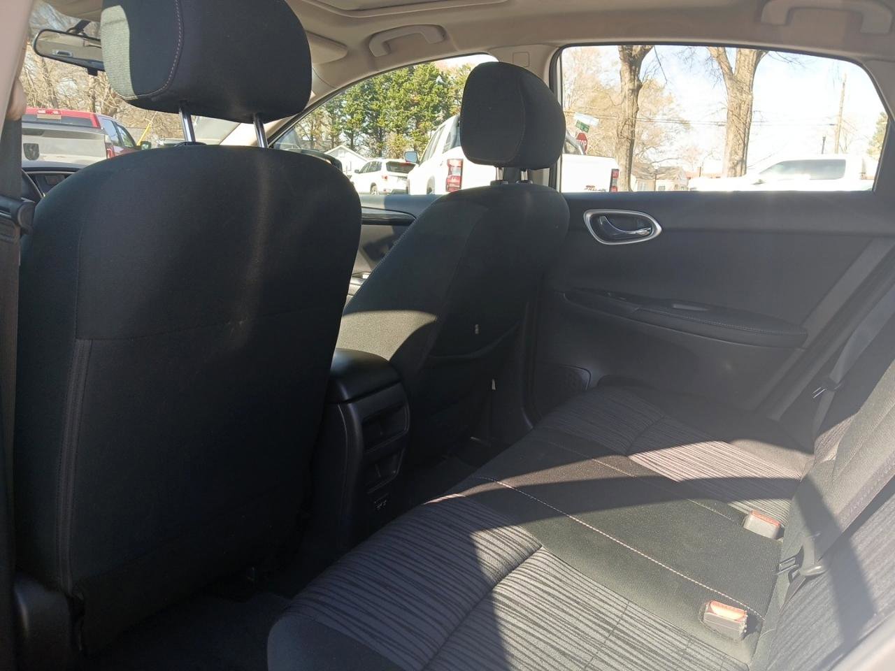Used 2019 Nissan Sentra SV w/ Special Edition Package FWD image 11